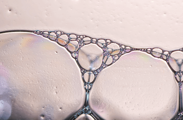 喷淋清洗剂产生的泡沫